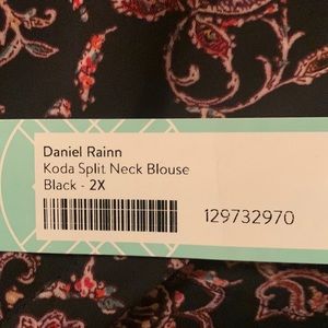 danielrainn koda split neck blouse 2x